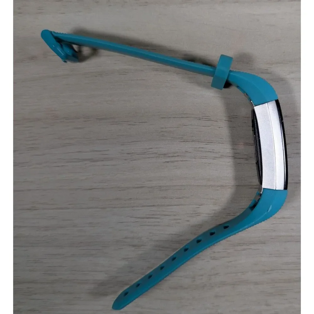 Fitbit Alta HR with Replacement Band Pack Silicone Bands Multi Color untested